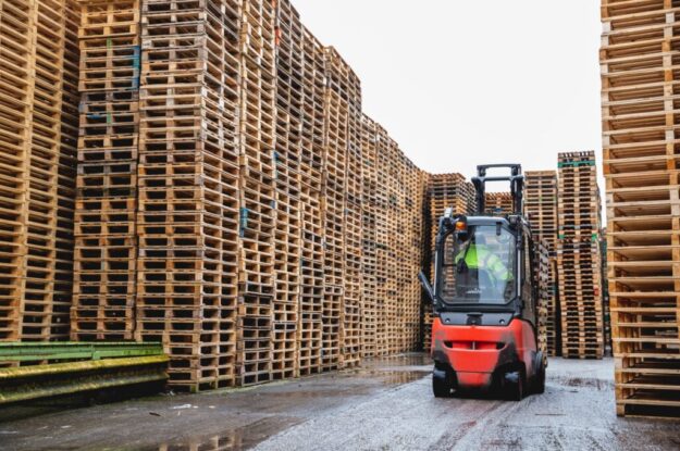 Looking for ‘wooden pallets near me’?